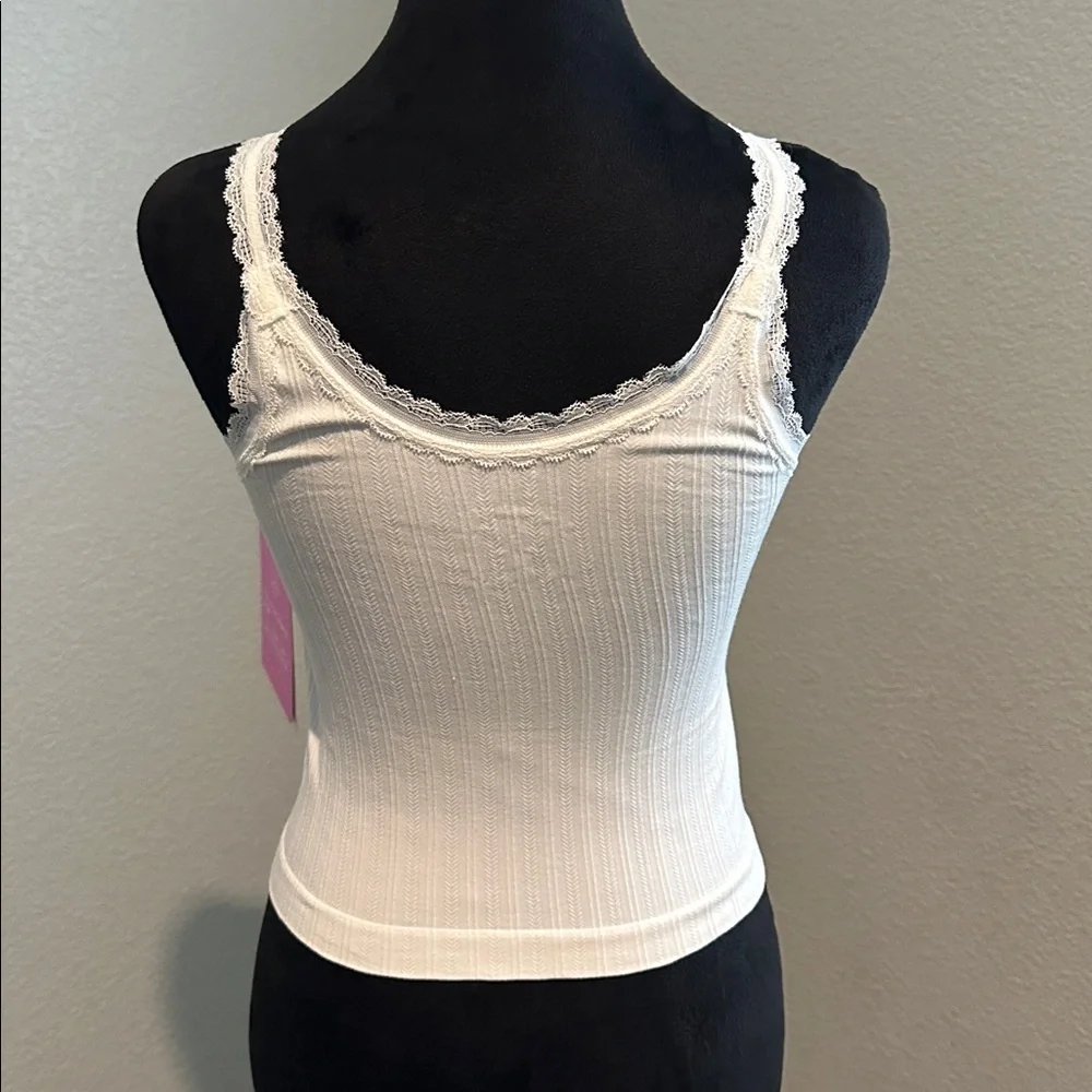 NWT Women’s White Tank Top with built in bra - Picture 5 of 7